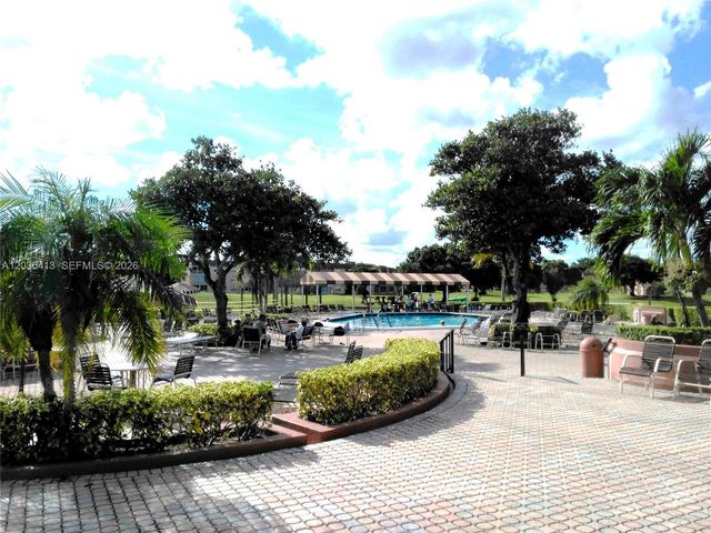 9460 Sunrise Lakes Blvd 309, Sunrise, FL 33322