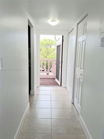 9460 Sunrise Lakes Blvd 309, Sunrise, FL 33322