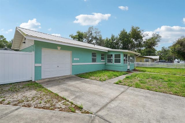 12385 SE 135TH COURT, Ocklawaha, FL 32179