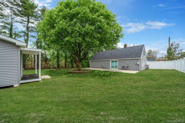 157 Serpentine Lane, Islandia, NY 11749