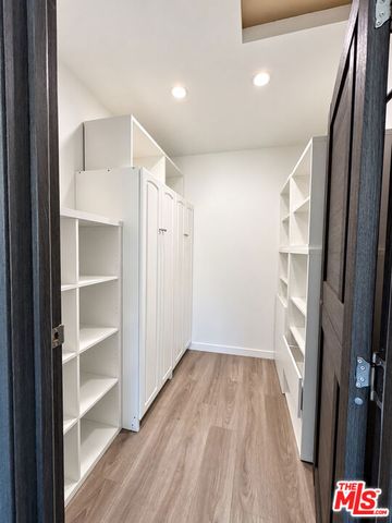 12652 Welby Way, North Hollywood (los Angeles), CA 91606