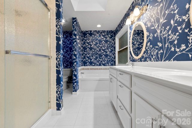 242 Carriage Summitt Way, Hendersonville, NC 28791