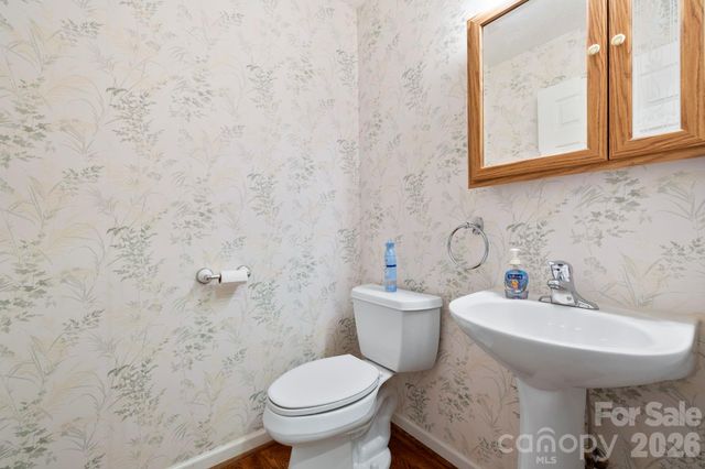 242 Carriage Summitt Way, Hendersonville, NC 28791