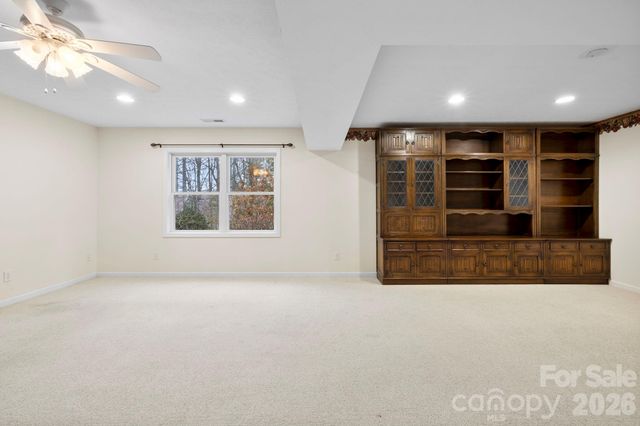 242 Carriage Summitt Way, Hendersonville, NC 28791