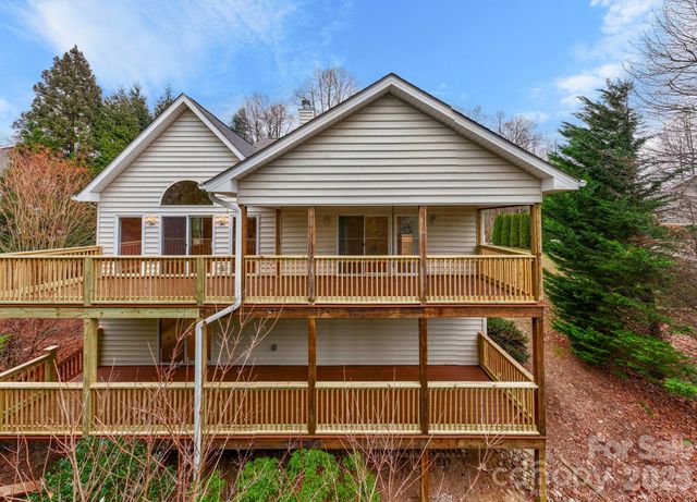 242 Carriage Summitt Way, Hendersonville, NC 28791