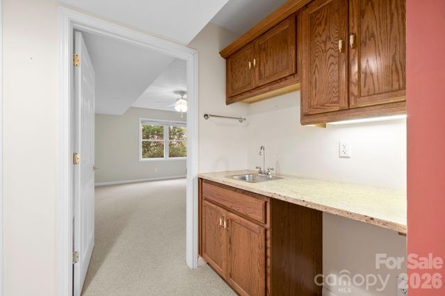 242 Carriage Summitt Way, Hendersonville, NC 28791