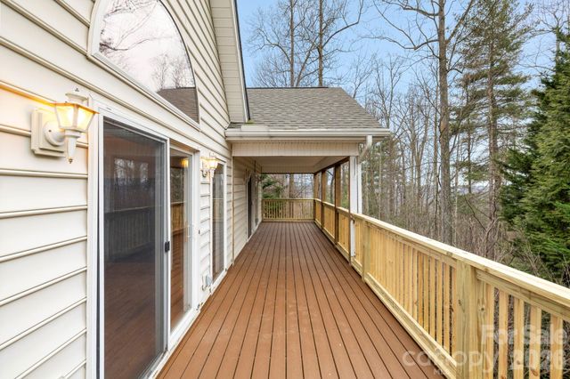 242 Carriage Summitt Way, Hendersonville, NC 28791