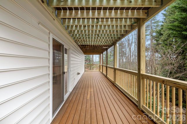 242 Carriage Summitt Way, Hendersonville, NC 28791