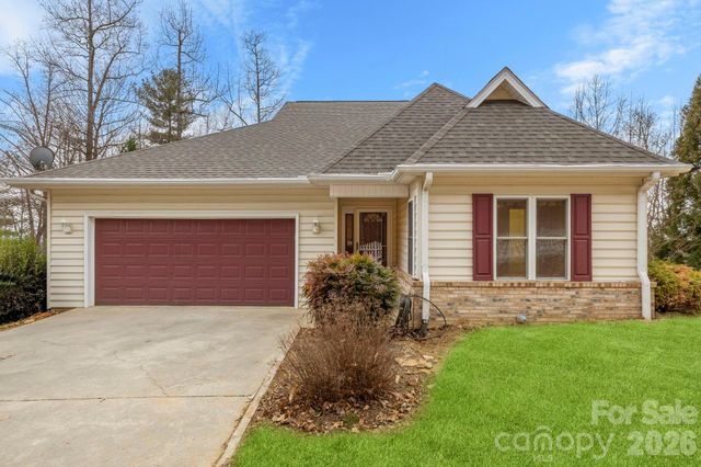 242 Carriage Summitt Way, Hendersonville, NC 28791