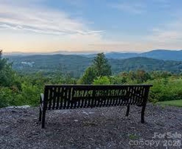 242 Carriage Summitt Way, Hendersonville, NC 28791
