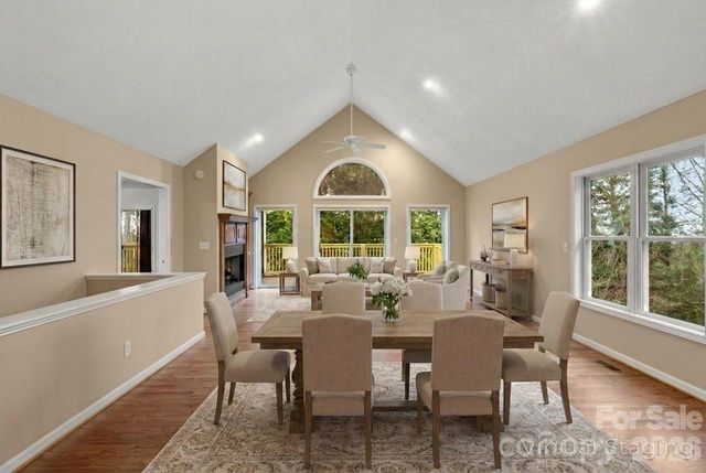 242 Carriage Summitt Way, Hendersonville, NC 28791