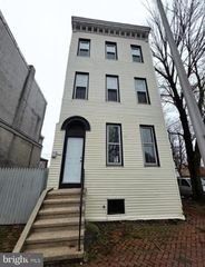 300 PINE ST, Reading, PA 19602