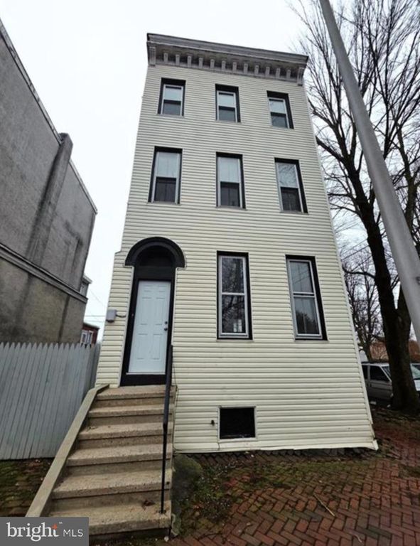300 PINE ST, Reading, PA 19602