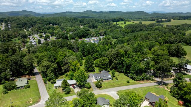 1417 W Wn Main Street, Lafayette, GA 30728