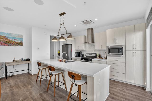 493 Tailoff Ln, Sacramento, CA 95818