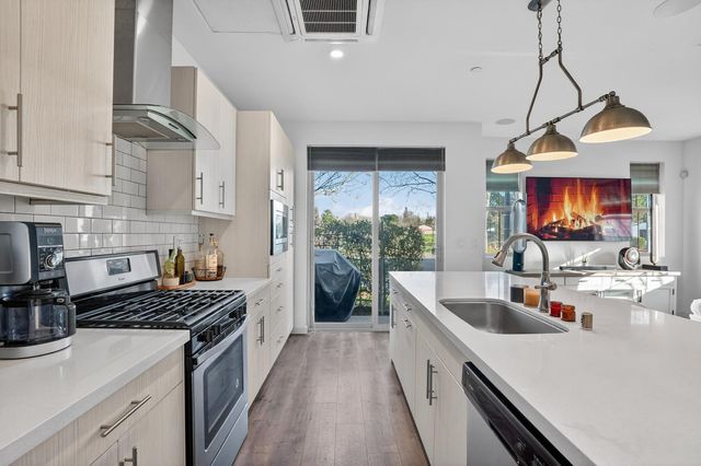 493 Tailoff Ln, Sacramento, CA 95818