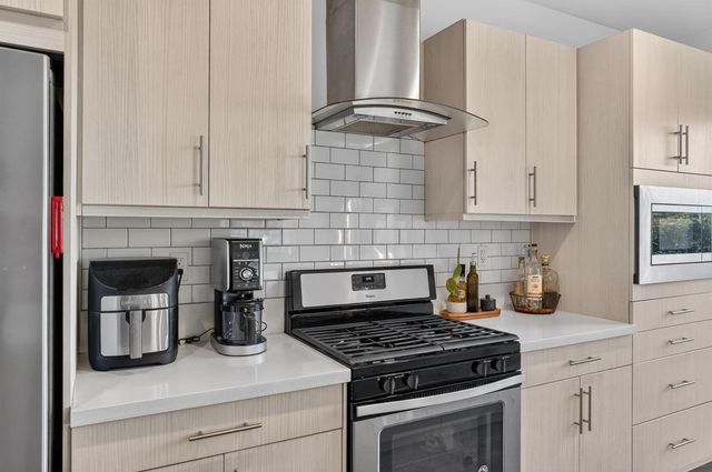 493 Tailoff Ln, Sacramento, CA 95818