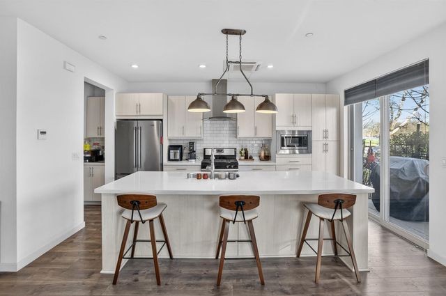 493 Tailoff Ln, Sacramento, CA 95818