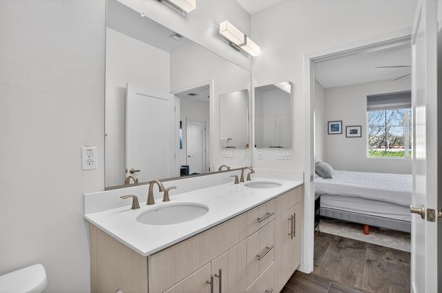 493 Tailoff Ln, Sacramento, CA 95818