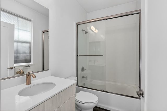 493 Tailoff Ln, Sacramento, CA 95818