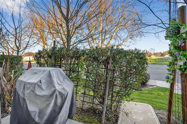 493 Tailoff Ln, Sacramento, CA 95818