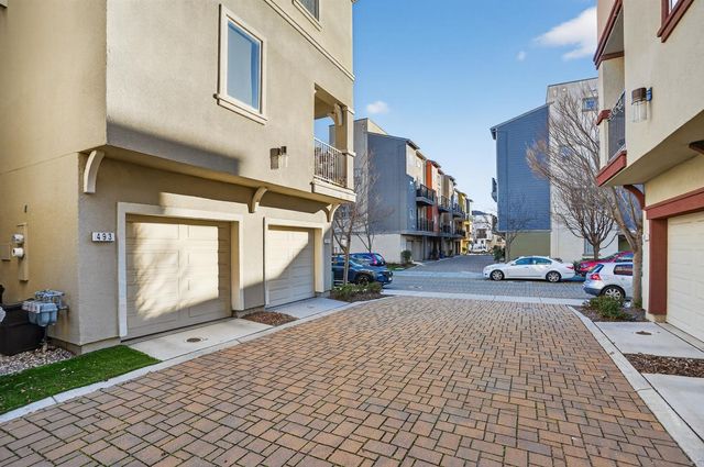 493 Tailoff Ln, Sacramento, CA 95818