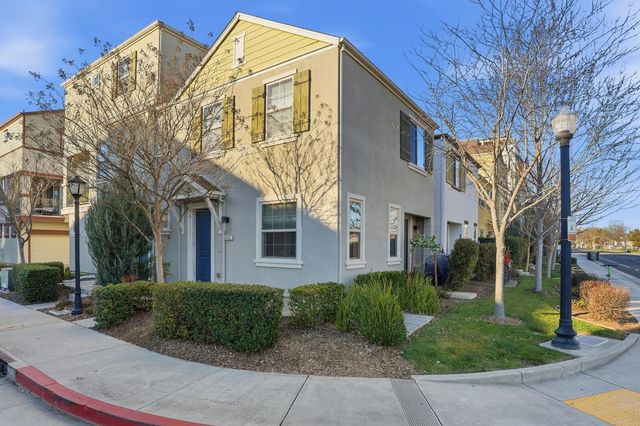 493 Tailoff Ln, Sacramento, CA 95818