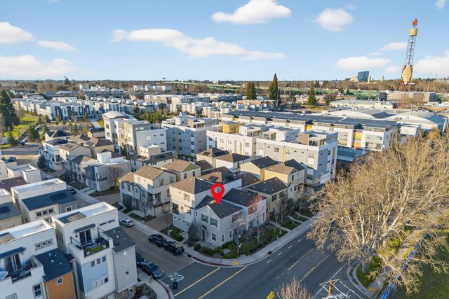 493 Tailoff Ln, Sacramento, CA 95818