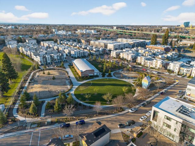 493 Tailoff Ln, Sacramento, CA 95818