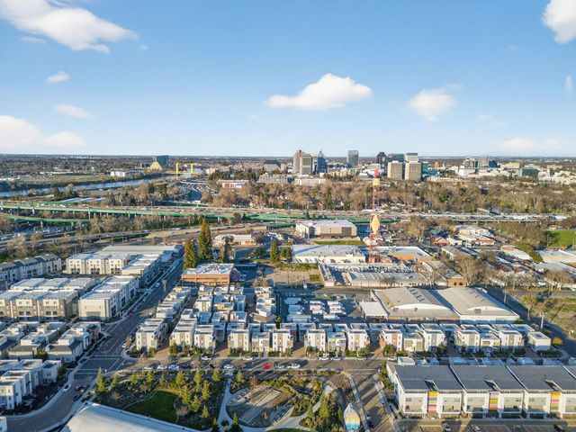 493 Tailoff Ln, Sacramento, CA 95818