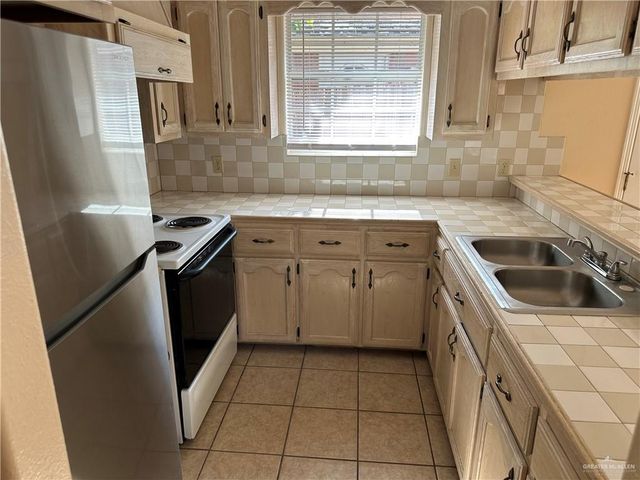 1815 W Portales Drive, Edinburg, TX 78541