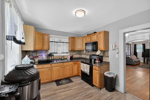 913 Woodrow Street S, Wilson, NC 27893