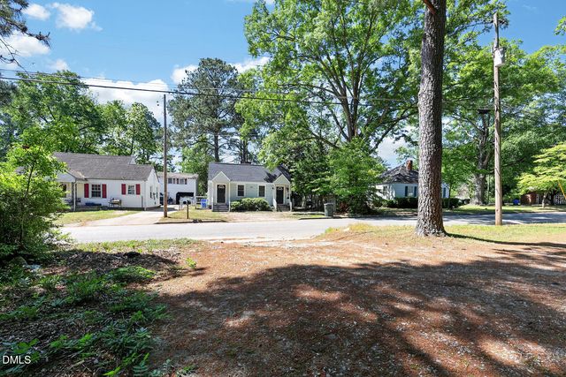 913 Woodrow Street S, Wilson, NC 27893