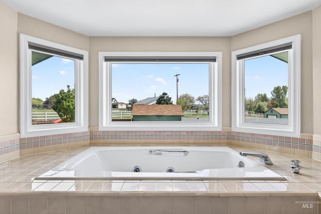 1850 Serengeti Rd, Nampa, ID 83686