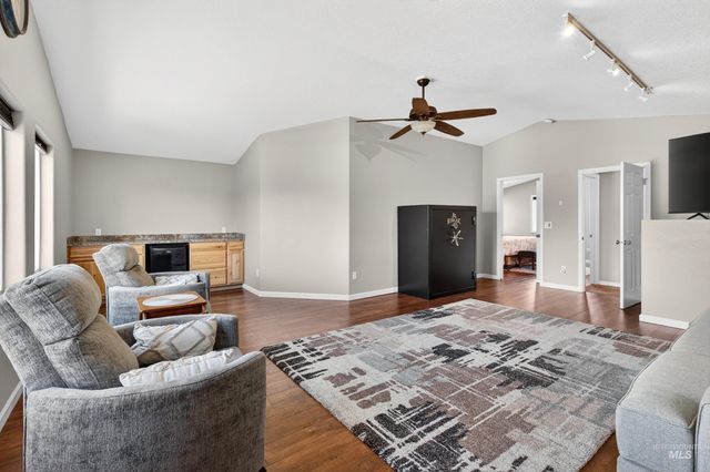 1850 Serengeti Rd, Nampa, ID 83686