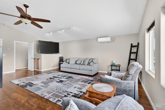 1850 Serengeti Rd, Nampa, ID 83686