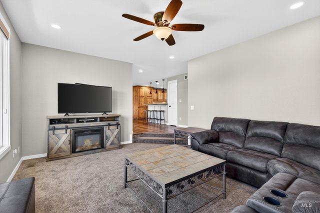 1850 Serengeti Rd, Nampa, ID 83686