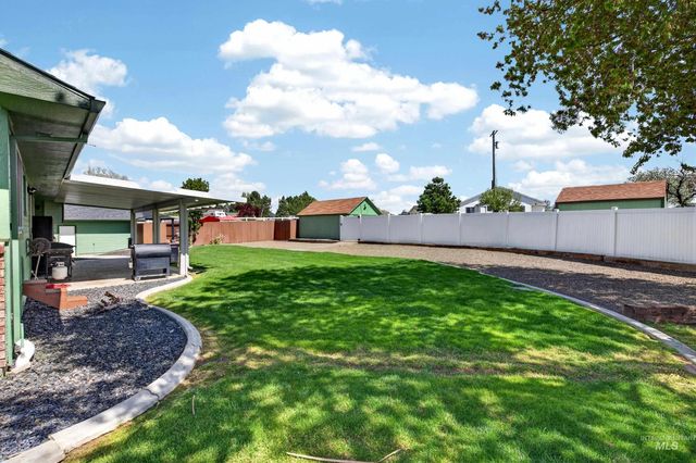 1850 Serengeti Rd, Nampa, ID 83686