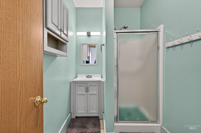 1850 Serengeti Rd, Nampa, ID 83686