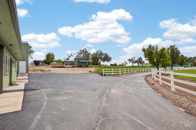 1850 Serengeti Rd, Nampa, ID 83686