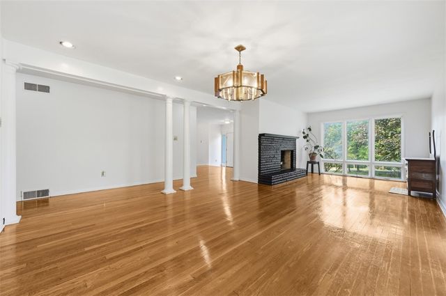 101 Buhlmont Dr, Leet Twp, PA 15143