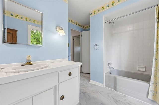 101 Buhlmont Dr, Leet Twp, PA 15143
