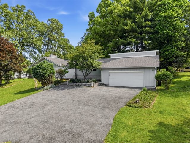 101 Buhlmont Dr, Leet Twp, PA 15143