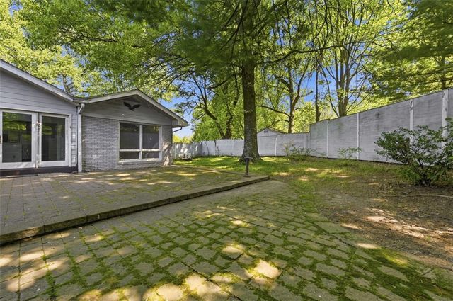 101 Buhlmont Dr, Leet Twp, PA 15143