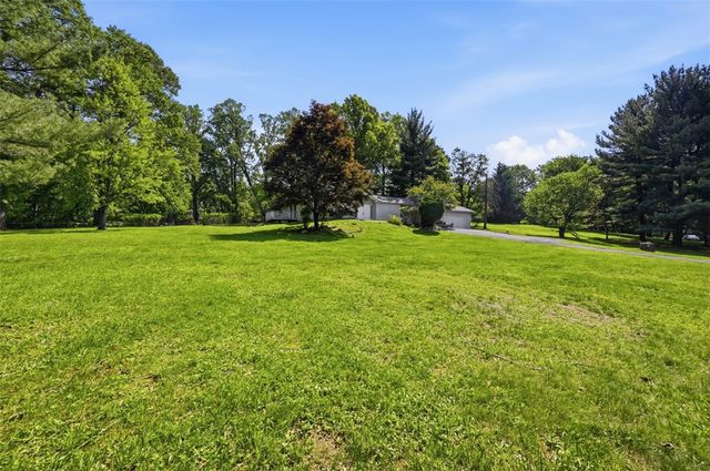 101 Buhlmont Dr, Leet Twp, PA 15143