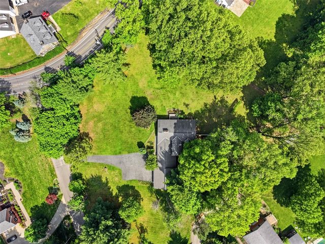 101 Buhlmont Dr, Leet Twp, PA 15143