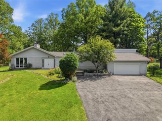 101 Buhlmont Dr, Leet Twp, PA 15143