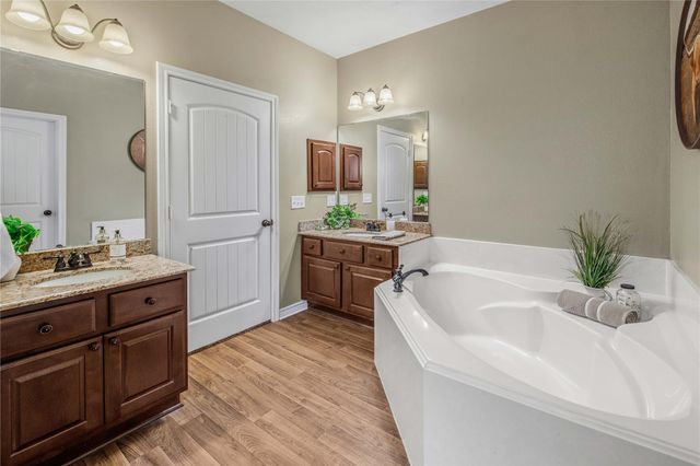 1723 Creekside CIR, College Station, TX 77845