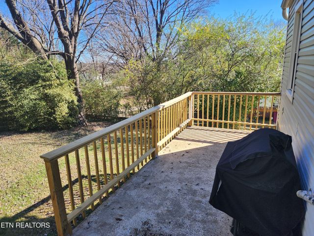 5724 Woodale Drive, Knoxville, TN 37912