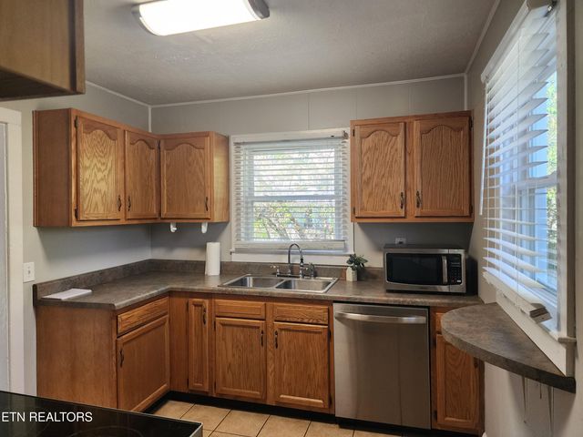 5724 Woodale Drive, Knoxville, TN 37912